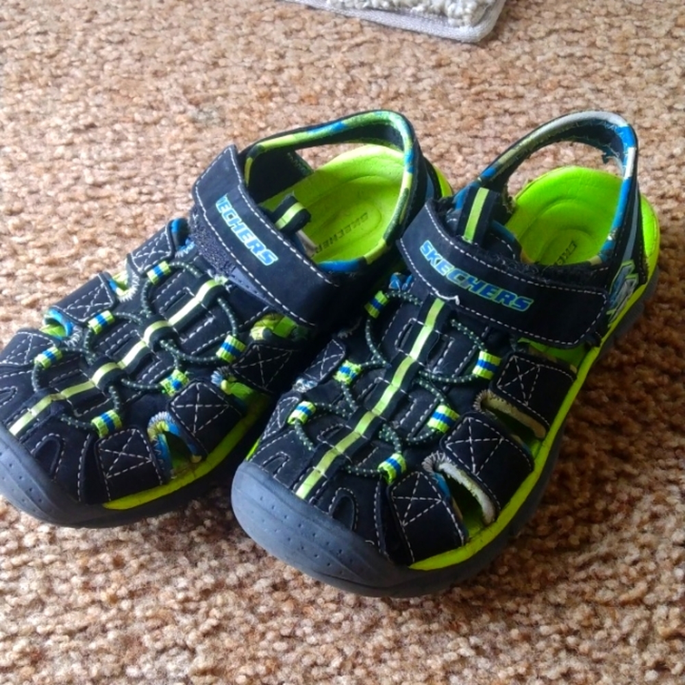 Skechers